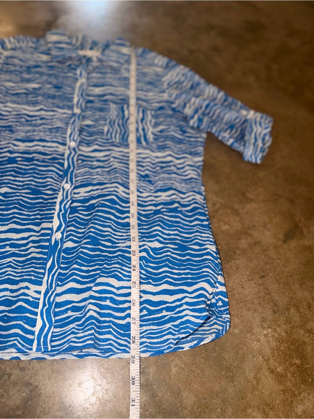 Foxcroft Blue White Wave Print Button Front Shirt Women’s Size 12 Cotton - Picture 6 of 8
